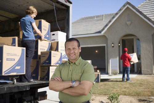 Movers managing access and parking challenges in Lee