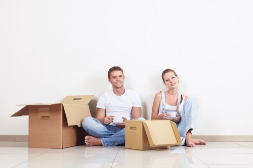 Careful packing and loading support for relocation in Lee