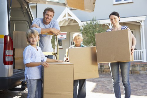 Local moving truck planning and transport services in Lee