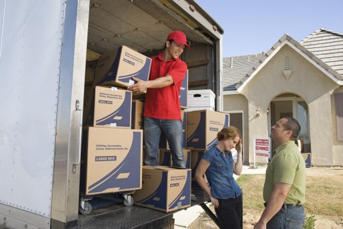 Residential moving van support for flats and houses in Lee